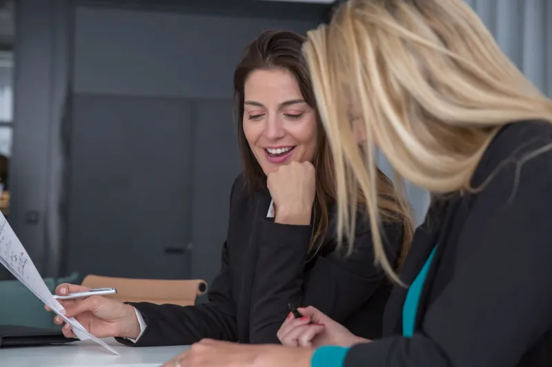 Staying Relevant Without Starting Over: How Experienced Mentors Navigate the Unlearning Curve
